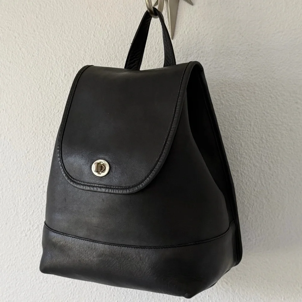 Vintage 90's Coach Black Leather Daypack 9791 Vtg Turnlock Backpack